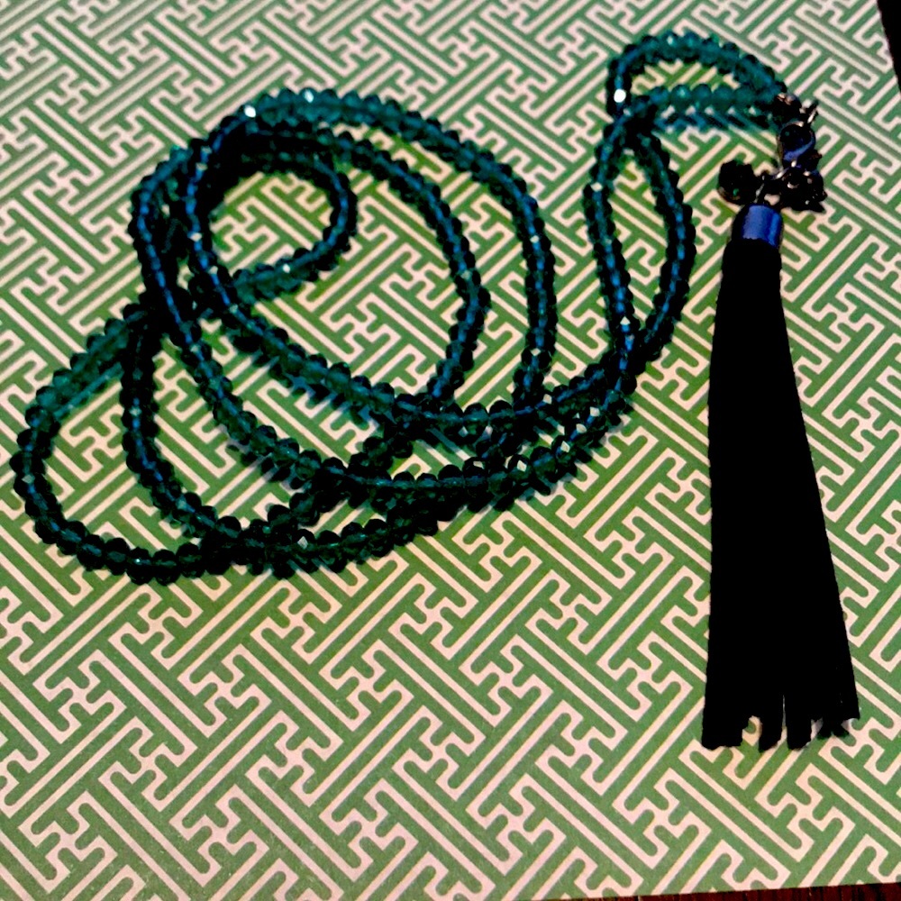 Sparkling green tassel necklace